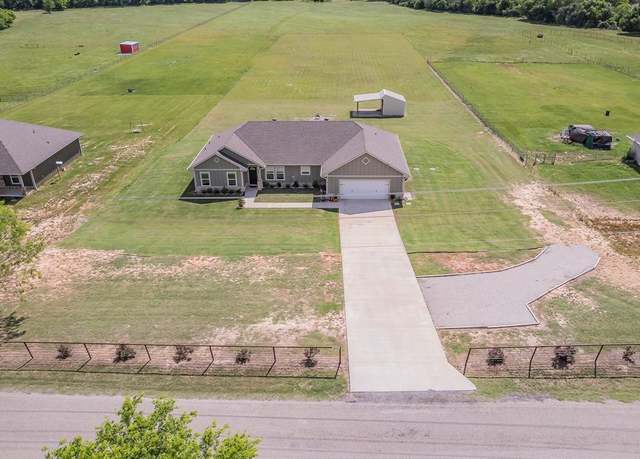 Property at 505 Advance Rd, Weatherford, TX 76088, 3 beds, 2 baths