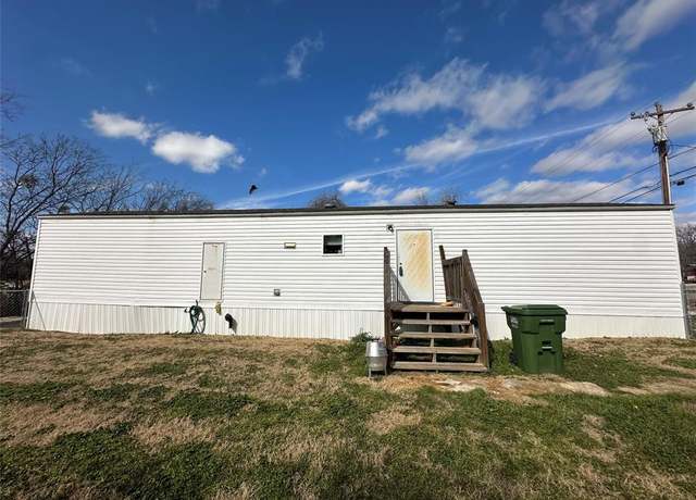 Property at 3512 Gerry Dr, Granbury, TX 76049, 3 beds, 1 bath