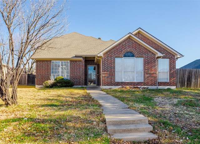 Property at 1702 Creek Valley Rd, Mesquite, TX 75181, 3 beds, 2.5 baths