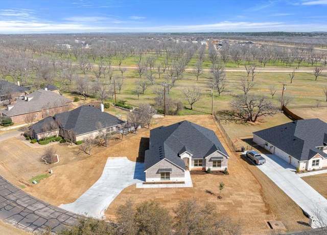 Property at 10115 Ravenswood Rd, Granbury, TX 76049, 4 beds, 2.5 baths