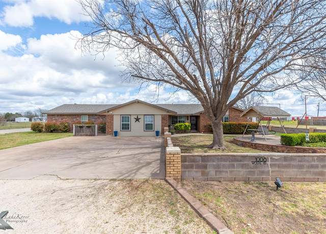 Property at 1008 Wolfe Rd, Abilene, TX 79602, 3 beds, 3 baths
