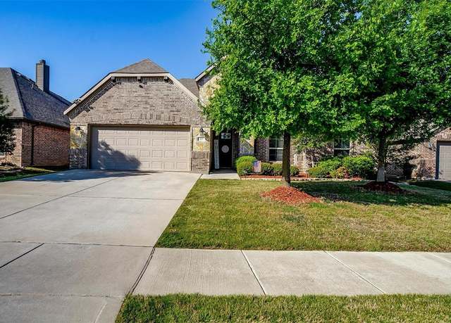 Property at 317 Madison St, Burleson, TX 76028, 4 beds, 2 baths