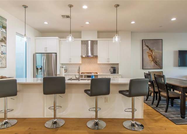 Property at 2222 Moser Ave #111, Dallas, TX 75206, 2 beds, 2.5 baths
