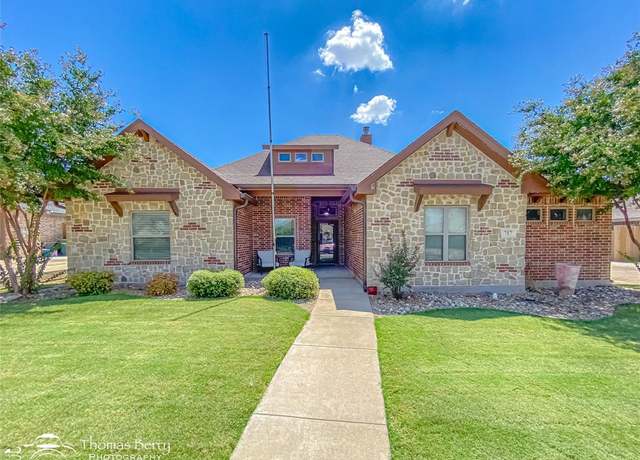 Property at 717 Marlin Dr, Abilene, TX 79602, 4 beds, 2 baths