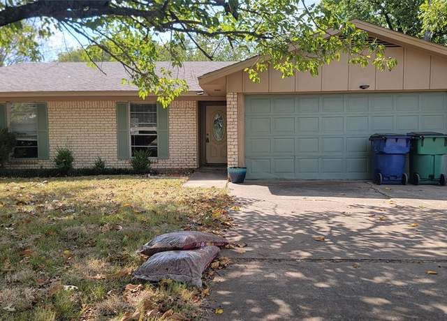 Property at 104 Loraine St, Pottsboro, TX 75076, 3 beds, 2 baths
