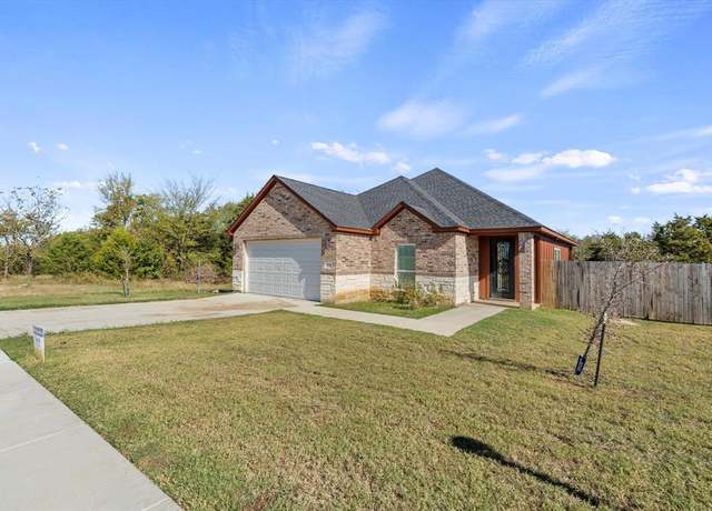 Property at 121 Pelican Ct, East Tawakoni, TX 75472, 4 beds, 2 baths