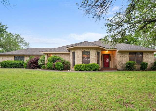 Property at 412 E 4th St, Blooming Grove, TX 76626, 3 beds, 2 baths