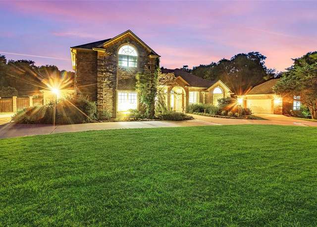 Property at 1991 Saint Andrews Dr, Red Oak, TX 75154, 5 beds, 4.5 baths