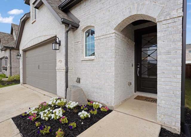 Property at 1119 Mesa St, Sherman, TX 75090, 4 beds, 2.5 baths