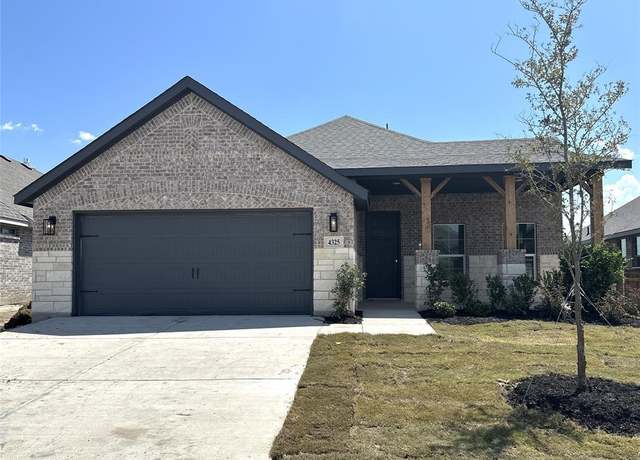 Property at 4325 Sun Meadow Dr, Joshua, TX 76058, 3 beds, 2 baths