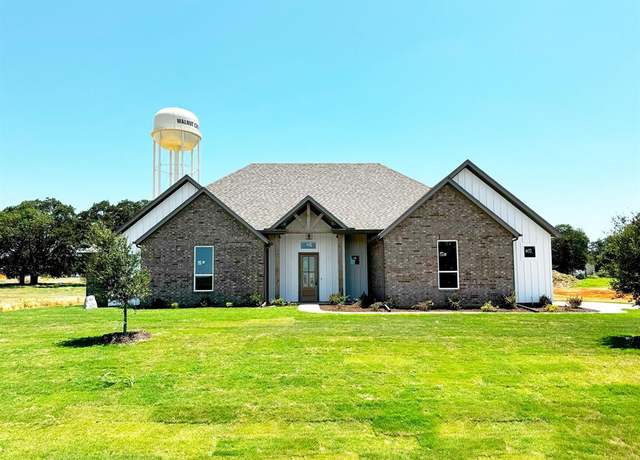 Property at 1005 Ronnie Ct, Springtown, TX 76082, 4 beds, 2.5 baths