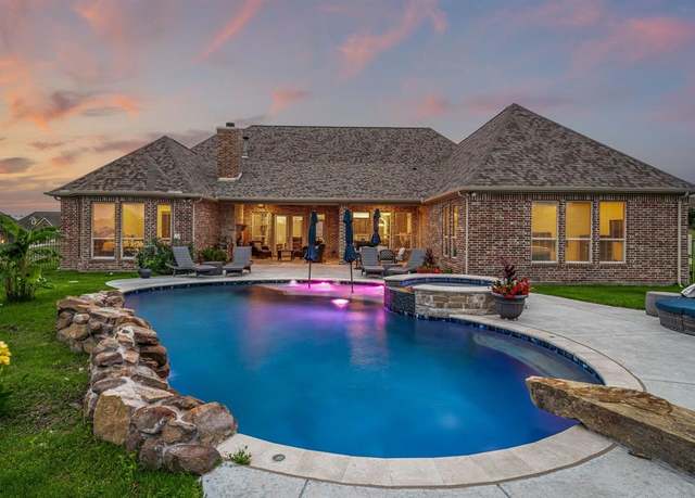 Property at 316 Bear Country Dr, Aledo, TX 76008, 4 beds, 3 baths