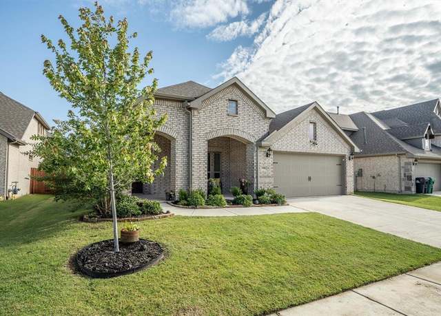 Property at 2900 Emerald Trace Dr, Denton, TX 76226, 4 beds, 3 baths