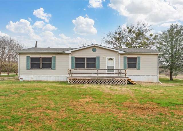 Property at 429 Water Tower Rd, Axtell, TX 76624, 3 beds, 2 baths