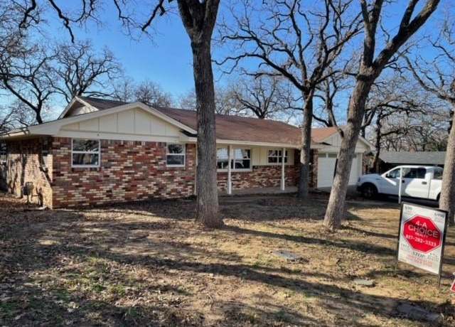 Property at 609 Brookview Dr, Hurst, TX 76054, 3 beds, 2 baths