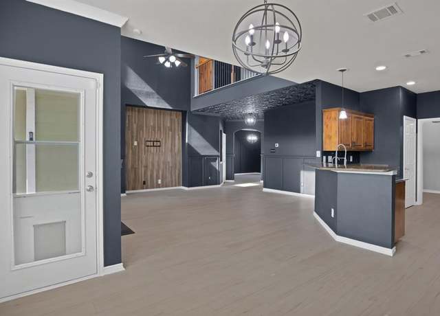 Property at 6100 Perch Dr, Fort Worth, TX 76179, 5 beds, 3.5 baths