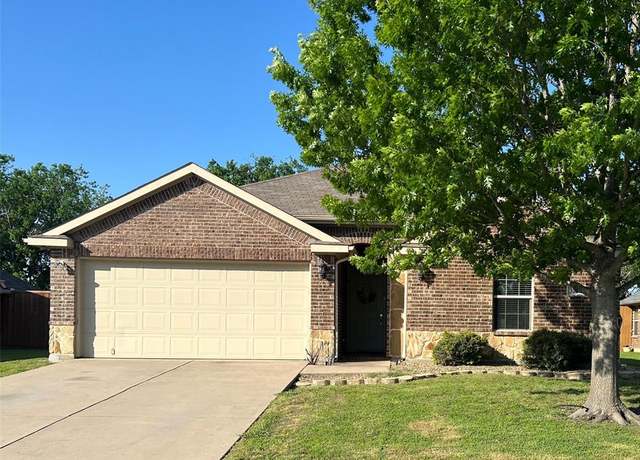 Property at 3235 Clear Springs Dr, Forney, TX 75126, 3 beds, 2 baths