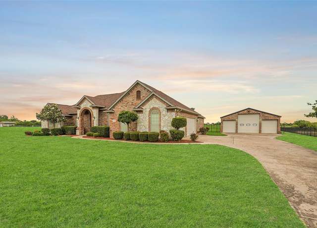 Property at 1310 Shadow Lakes Dr, Wills Point, TX 75169, 3 beds, 2.5 baths