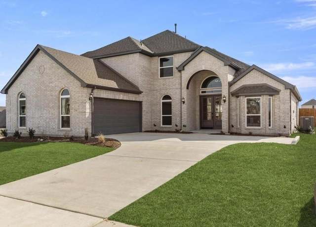 Property at 214 Tradd St, Glenn Heights, TX 75154, 4 beds, 4 baths