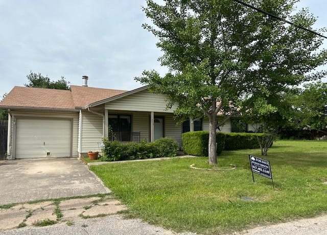Property at 713 W Pecan St, Celina, TX 75009, 3 beds, 2 baths