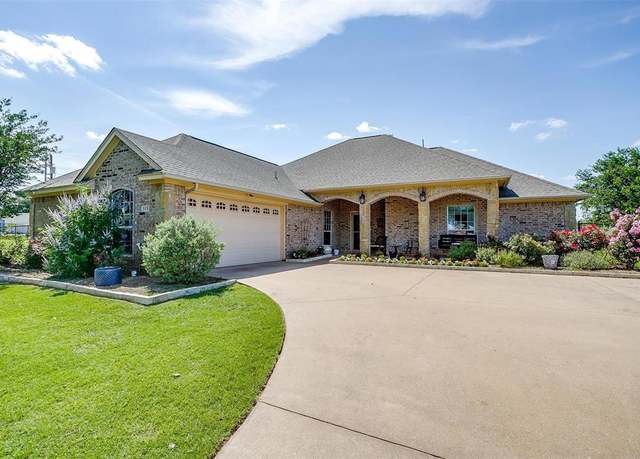 Property at 112 Tigers Eye Ct, Weatherford, TX 76087, 3 beds, 2 baths