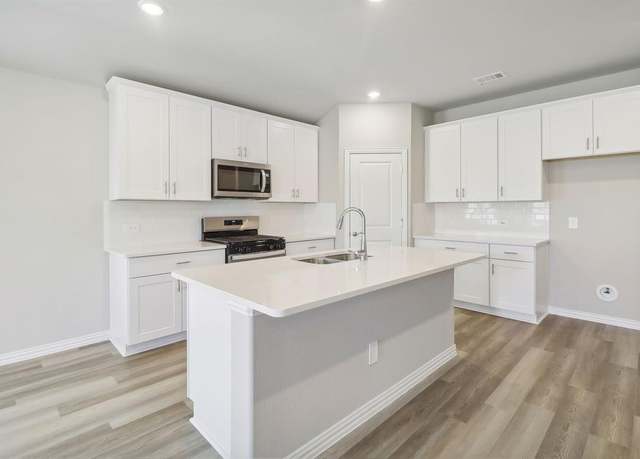 Property at 326 Iris Rd, Lavon, TX 75166, 4 beds, 3 baths
