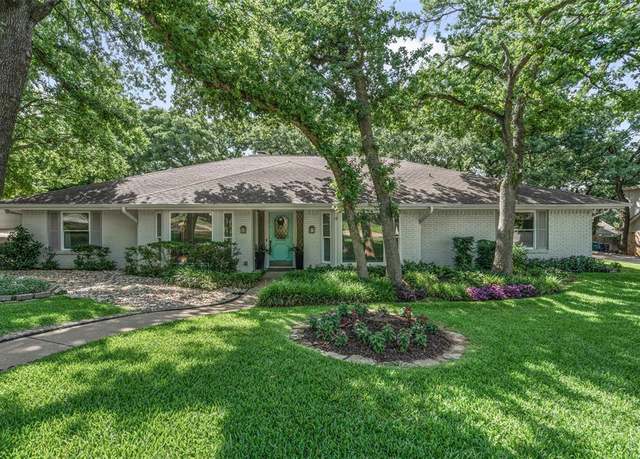 Property at 1917 Cliffbrook Ct, Fort Worth, TX 76112, 4 beds, 3 baths