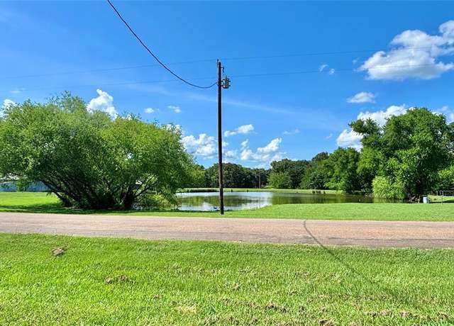 Property at 454 Holiday Village Dr, Quitman, TX 75783