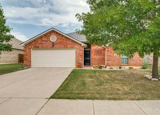 Property at 5 S Highland Dr, Sanger, TX 76266, 3 beds, 2 baths