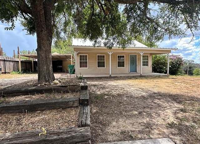 Property at 408 N Cage St, Hamilton, TX 76531, 3 beds, 1 bath