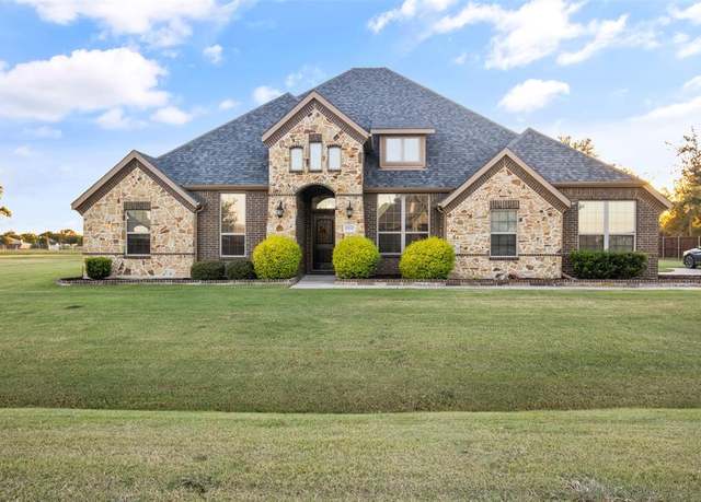 Property at 1111 Yukon Blvd, Waxahachie, TX 75167, 4 beds, 3.5 baths