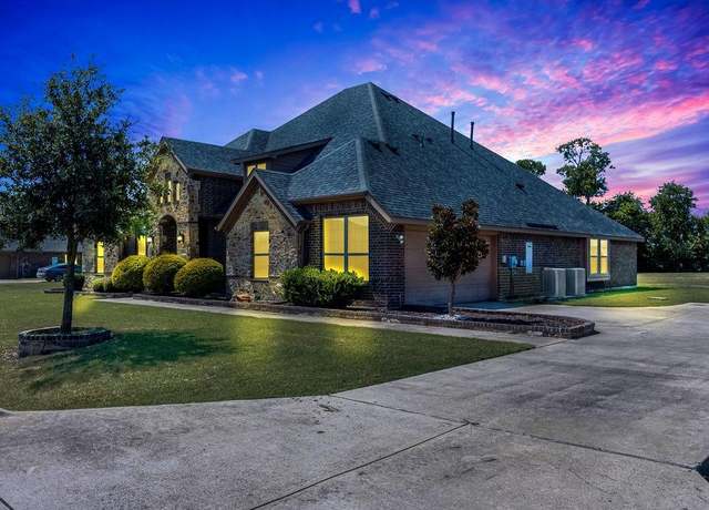 Property at 1111 Yukon Blvd, Waxahachie, TX 75167, 4 beds, 3.5 baths