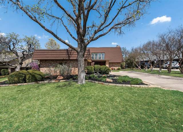 Property at 7 Riviera Ct, Trophy Club, TX 76262, 3 beds, 2.5 baths