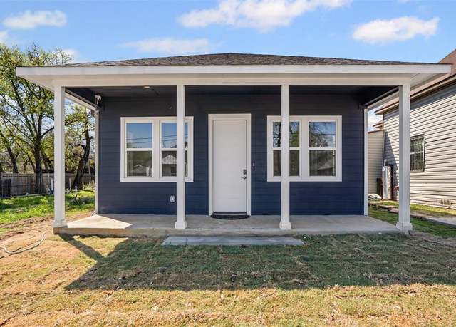 Property at 914 E Tucker St, Fort Worth, TX 76104, 2 beds, 2 baths