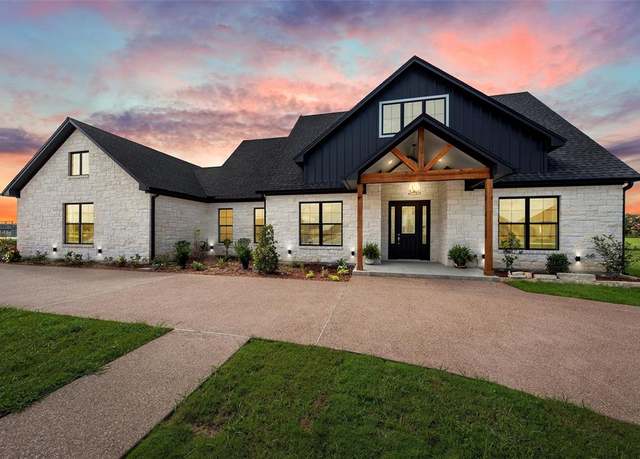 Property at 113 Water View Ln, Robinson, TX 76706, 4 beds, 2 baths
