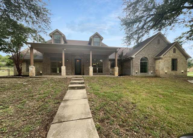 Property at 100 Horizon Cir, Azle, TX 76020, 4 beds, 2.5 baths