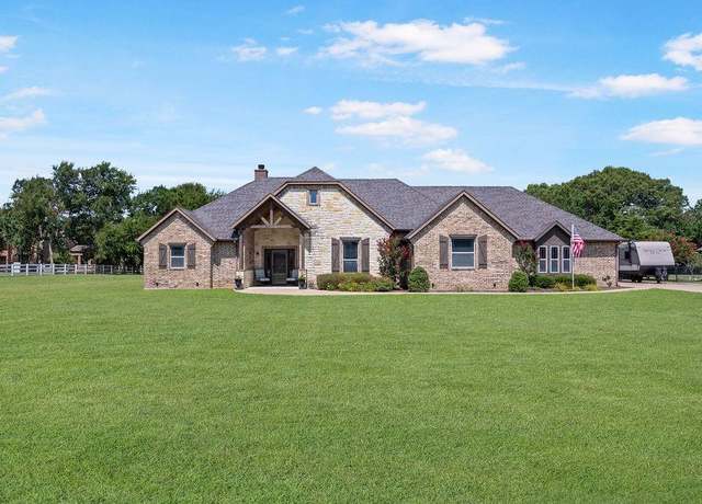 Property at 577 Hidden Lakes Blvd, Gunter, TX 75058, 3 beds, 2.5 baths