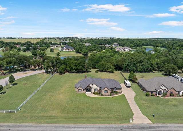 Property at 577 Hidden Lakes Blvd, Gunter, TX 75058, 3 beds, 2.5 baths