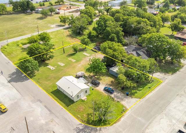 Property at 4316 Oneal St, Greenville, TX 75401, 5 beds, 2 baths