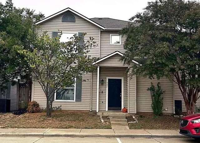 Property at 301 Ensenada Plz, Dallas, TX 75211, 3 beds, 2.5 baths