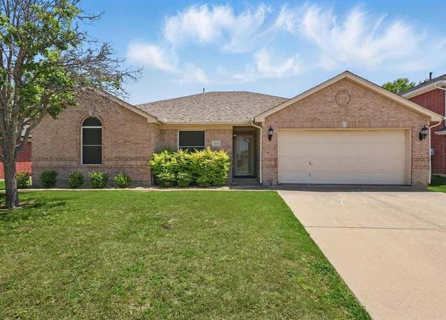 Property at 4610 Bluebird Ln, Mansfield, TX 76063, 4 beds, 2 baths