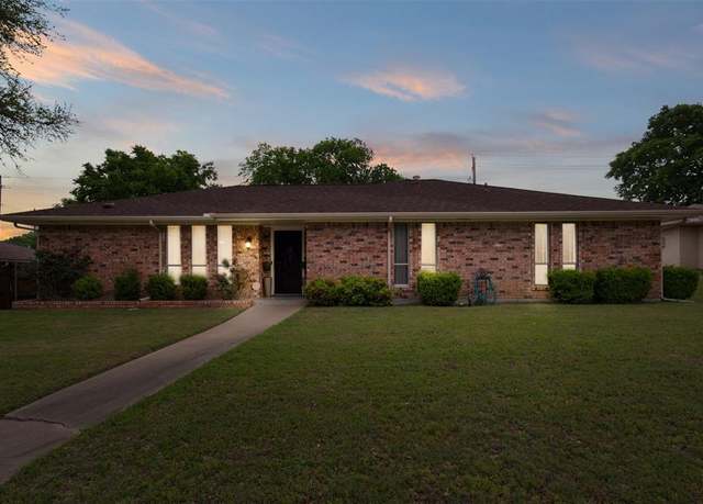 Property at 723 Cottonwood Dr, Desoto, TX 75115, 3 beds, 2 baths