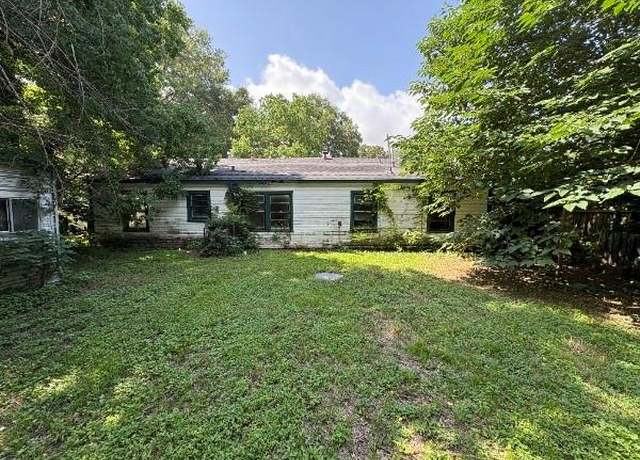 Property at 658 W 69th St, Shreveport, LA 71106, 3 beds, 1 bath