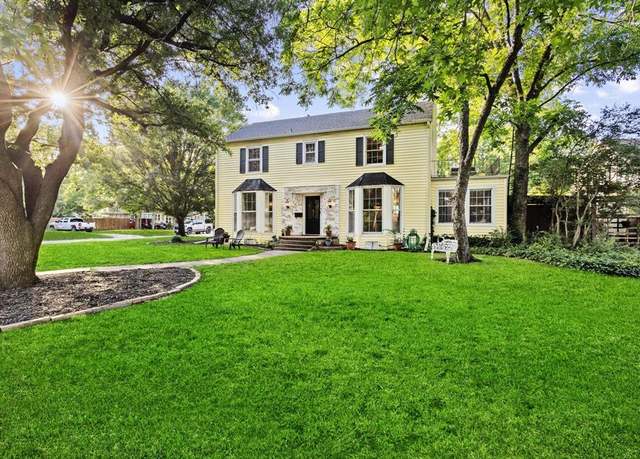 Property at 425 W Belden St, Sherman, TX 75092, 4 beds, 2.5 baths