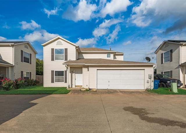 Property at 214 Delicias Plz, Dallas, TX 75211, 4 beds, 3 baths