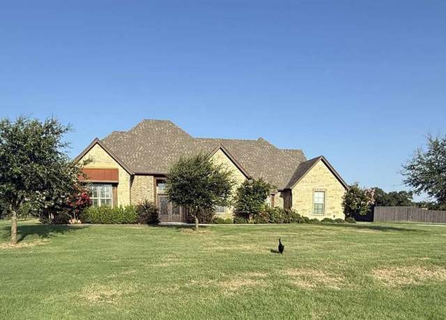 Property at 125 Lucky Ridge Ln, Boyd, TX 76023, 4 beds, 3.5 baths