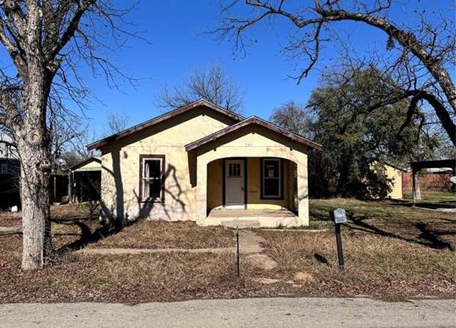 Property at 705 E 9th St, Coleman, TX 76834, 2 beds, 1 bath
