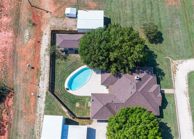 Property at 373 Country Pl S, Abilene, TX 79606, 3 beds, 3 baths
