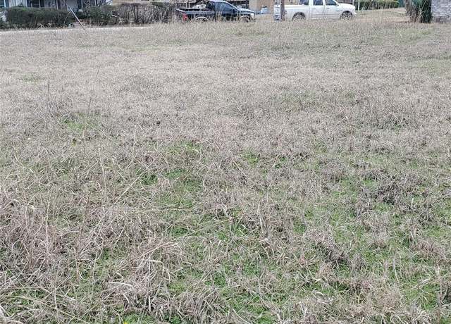 Property at 1229 Franklin, Bonham, TX 75418