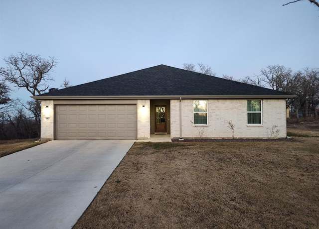 Property at 112 Hogan Pl, Runaway Bay, TX 76426, 4 beds, 2 baths